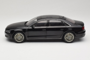 Audi A8L D3 W12 Phantom Black Kyosho 1:18 5011008125 Fém – 4. kép a 8-ből