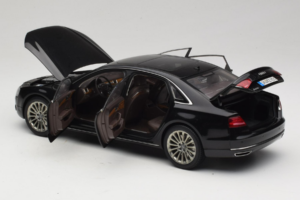 Audi A8L D3 W12 Phantom Black Kyosho 1:18 5011008125 Fém – 5. kép a 8-ből