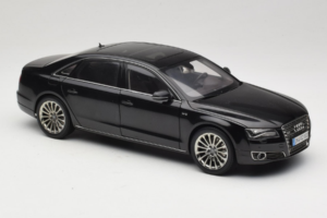 Audi A8L D3 W12 Phantom Black Kyosho 1:18 5011008125 Fém – 6. kép a 8-ből