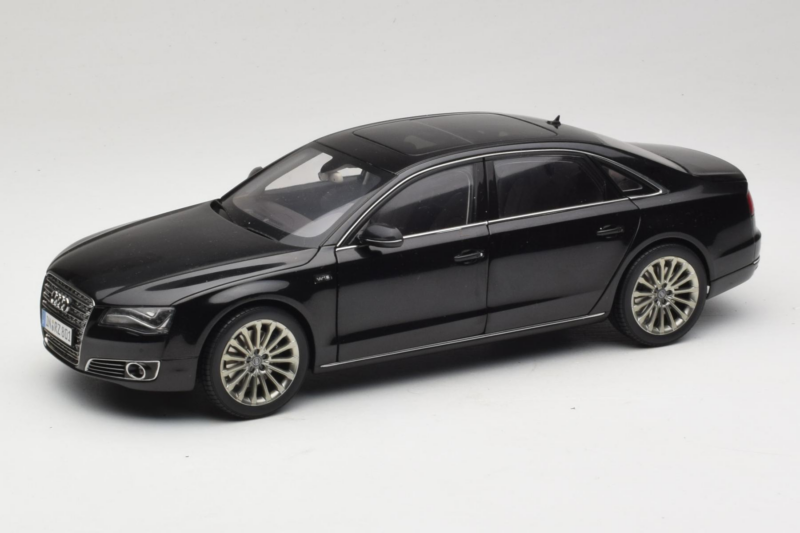 Audi A8L D3 W12 Phantom Black Kyosho 1:18 5011008125 Fém