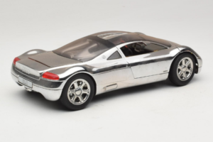 Audi Avus Quattro Chrome Silver Revell 1:18 08913-C1 Fém – 3. kép a 8-ből