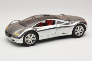 Audi Avus Quattro Chrome Silver Revell 1:18 08913-C1 Fém