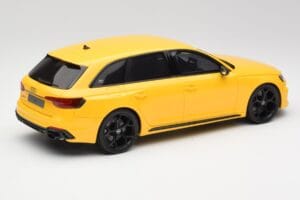 Audi RS4 B9 Avant 25. Évforduló Vegas Sárga GT Spirit 1:18 GT935 Gyanta – 2. kép a 6-ből
