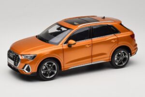 Audi Q3 F3 Orange Metallic Paudi Model 1:18 05962Q32019 Fém