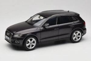 Audi Q5 8R Lava Grey Kyosho 1:18 09242LG Fém