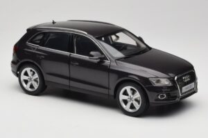 Audi Q5 8R Lava Grey Kyosho 1:18 09242LG Fém – 6. kép a 8-ből