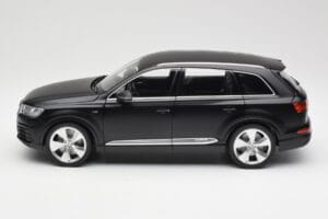 Audi Q7 4M Matt Fekete Minichamps 1:18 110014001 Fém – 4. kép a 8-ből