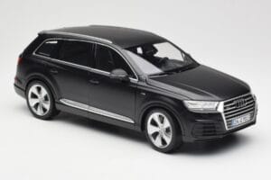 Audi Q7 4M Matt Fekete Minichamps 1:18 110014001 Fém – 6. kép a 8-ből