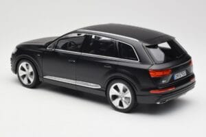 Audi Q7 4M Matt Fekete Minichamps 1:18 110014001 Fém – 7. kép a 8-ből