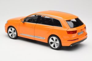Audi Q7 4M Narancssárga Metallic Minichamps 1:18 110014004 Fém – 7. kép a 8-ből