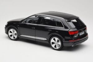 Audi Q7 4M Orca Black Minichamps 1:18 5011407625 Fém – 7. kép a 8-ből