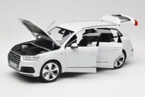 Audi Q7 4M Fehér Minichamps 1:18 110014000 Fém – 2. kép a 8-ből