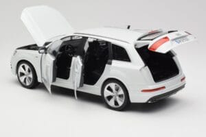 Audi Q7 4M Fehér Minichamps 1:18 110014000 Fém – 5. kép a 8-ből