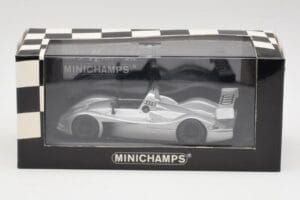Audi R10 Concept Ice Ezüst Metallic Minichamps 1:43 AUDI001 Fém – 4. kép a 4-ből