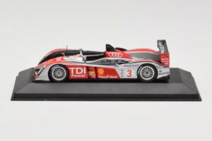 Audi R10 TDI LMP1 #3 L. Luhr / A. Premat / M. Rockenfeller 24 Hours of Le Mans 2008 Minichamps 1:43 400089903 Fém