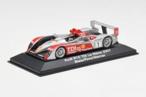 Audi R10 TDI LMP1 #1 F. Biela / E. Pirro / M. Werner 24 Hours of Le Mans 2007 Minichamps 1:43 5020700213 Fém – 2. kép a 4-ből