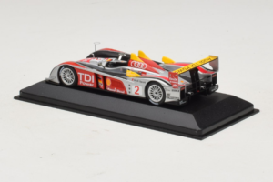 Audi R10 TDI LMP1 #2 R. Capello / T. Kristensen 2007 Minichamps 1:43 400071602 Fém – 3. kép a 4-ből