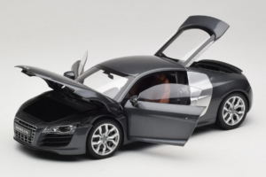 Audi R8 5.2 FSI Quattro Daytona Grey Kyosho 1:18 09216DG Fém – 2. kép a 7-ből