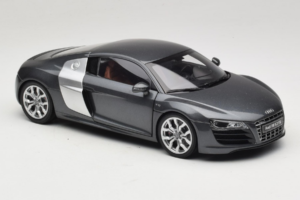 Audi R8 5.2 FSI Quattro Daytona Grey Kyosho 1:18 09216DG Fém