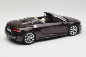Audi R8 5.2 Spyder Teak Brown Kyosho 1:18 5010918525 Fém – 3. kép a 8-ből