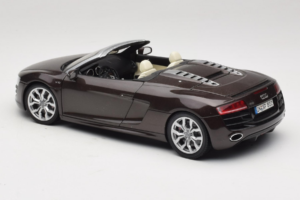Audi R8 5.2 Spyder Teak Brown Kyosho 1:18 5010918525 Fém – 7. kép a 8-ből