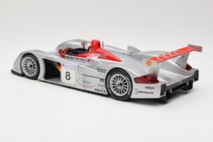 Audi R8 LMP900 #8 Audi Sport Team Joest F. Biela / E. Pirro / T. Kristensen 24 Hours of Le Mans 2000 Maisto 1:18 38899 Fém – 5. kép a 6-ből