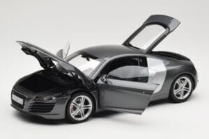 Audi R8 Type 42 4.2 Daytona Grey Kyosho 1:18 5010618425 Fém – 2. kép a 8-ből