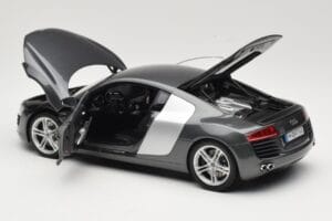 Audi R8 Type 42 4.2 Daytona Grey Kyosho 1:18 5010618425 Fém – 5. kép a 8-ből