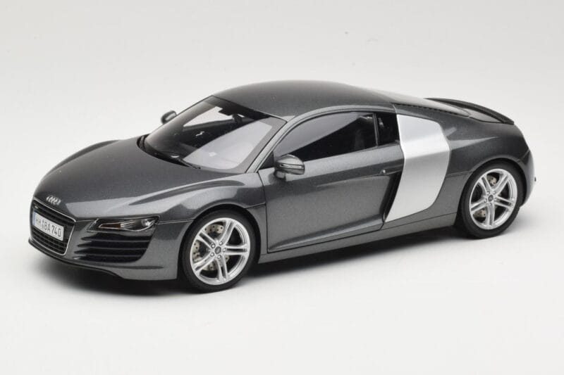 Audi R8 Type 42 4.2 Daytona Grey Kyosho 1:18 5010618425 Fém