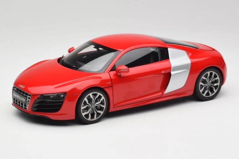 Audi R8 V10 Brilliant Piros Kyosho 1:18 09216RR Fém