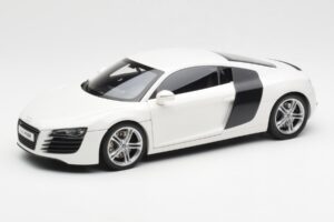 Audi R8 Type 42 Fehér Kyosho 1:18 09213W Fém