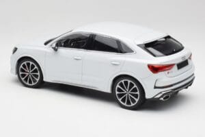 Audi RS Q3 F3 Sportback Glacier White Metallic Minichamps 1:18 155018105 Fém – 5. kép a 6-ből