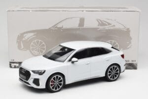 Audi RS Q3 F3 Sportback Glacier White Metallic Minichamps 1:18 155018105 Fém – 6. kép a 6-ből