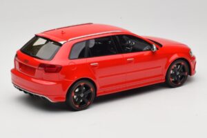 Audi RS3 8P Sportback Piros DNA 1:18 DNA000056 Gyanta – 2. kép a 6-ből