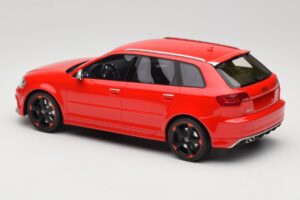 Audi RS3 8P Sportback Piros DNA 1:18 DNA000056 Gyanta – 5. kép a 6-ből