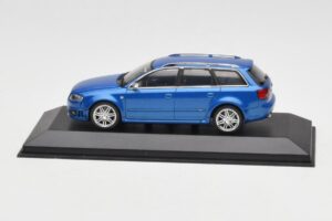 Audi RS4 B7 Avant Blue Metallic Minichamps 1:43 AUDI010 Fém