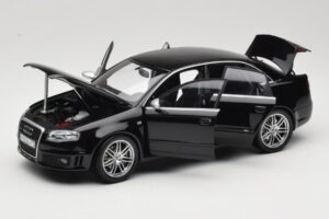 Audi RS4 B7 Sedan Phantom Black Minichamps 1:18 5010509115 Fém – 2. kép a 8-ből