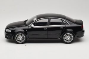 Audi RS4 B7 Sedan Phantom Black Minichamps 1:18 5010509115 Fém – 4. kép a 8-ből