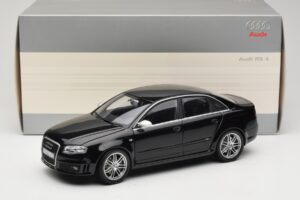 Audi RS4 B7 Sedan Phantom Black Minichamps 1:18 5010509115 Fém – 8. kép a 8-ből