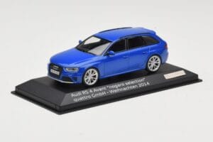 Audi RS4 B8 Avant Nogaro Blue Karácsonyi Válogatás 2014 Minichamps 1:43 AUDI003 Fém – 2. kép a 4-ből