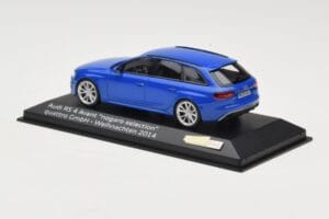 Audi RS4 B8 Avant Nogaro Blue Karácsonyi Válogatás 2014 Minichamps 1:43 AUDI003 Fém – 3. kép a 4-ből