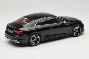 Audi RS5 B9 Coupe Fekete GT Spirit 1:18 GT751 Gyanta – 2. kép a 6-ből