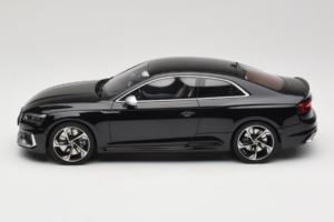 Audi RS5 B9 Coupe Fekete GT Spirit 1:18 GT751 Gyanta – 3. kép a 6-ből