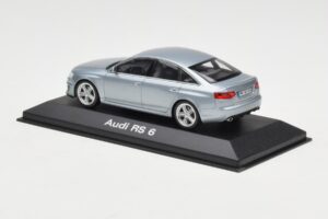 Audi RS6 C6 Monza Silver Minichamps 1:43 5010810113 Fém – 3. kép a 4-ből