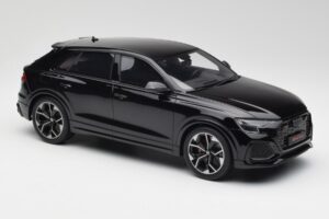 Audi RSQ8 Night Fekete GT Spirit 1:18 GT305 Gyanta – 4. kép a 6-ből