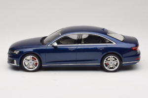 Audi S8 D5 Kék GT Spirit 1:18 GT313 Gyanta – 3. kép a 6-ből