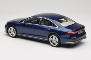 Audi S8 D5 Kék GT Spirit 1:18 GT313 Gyanta – 5. kép a 6-ből