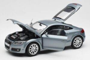 Audi TT 8J Condor Szürke Minichamps 1:18 5010500415 Fém – 2. kép a 8-ből