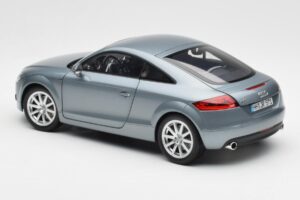 Audi TT 8J Condor Szürke Minichamps 1:18 5010500415 Fém – 7. kép a 8-ből