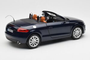 Audi TT 8J Roadster Mélytengeri Kék Minichamps 1:18 5010500525 Fém – 3. kép a 8-ből